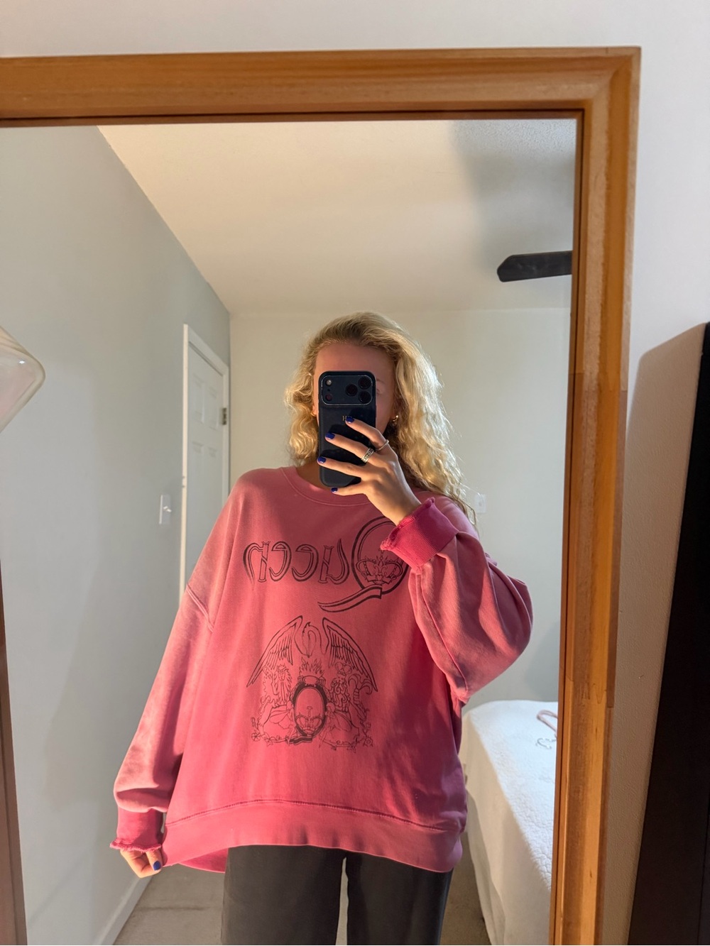 Daydreamer Queen sweatshirt